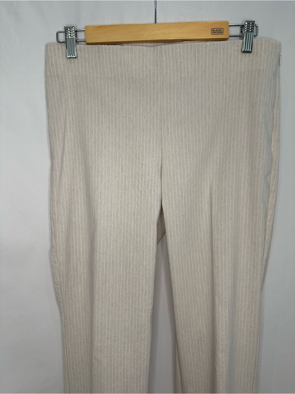 White House Black Market Cream Ribbed Straight-Leg Pants - Picture 2 of 4